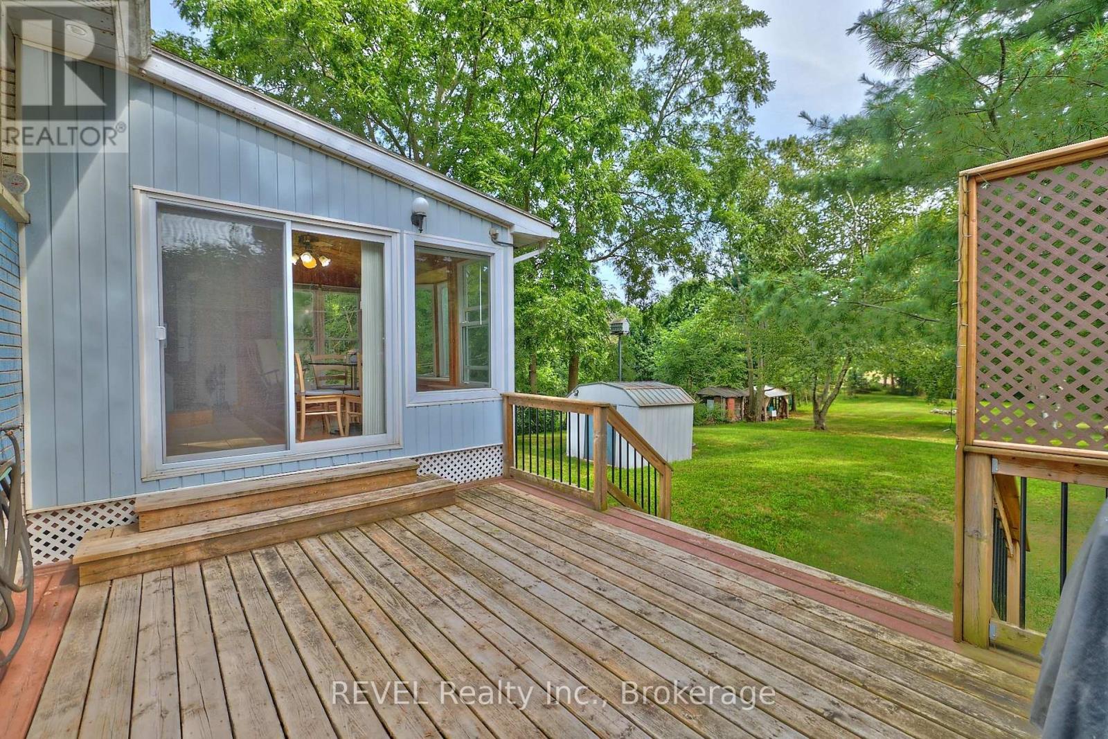 268 Canboro Road, Pelham, Ontario L0S 1M0 - Photo 35 - X12542296