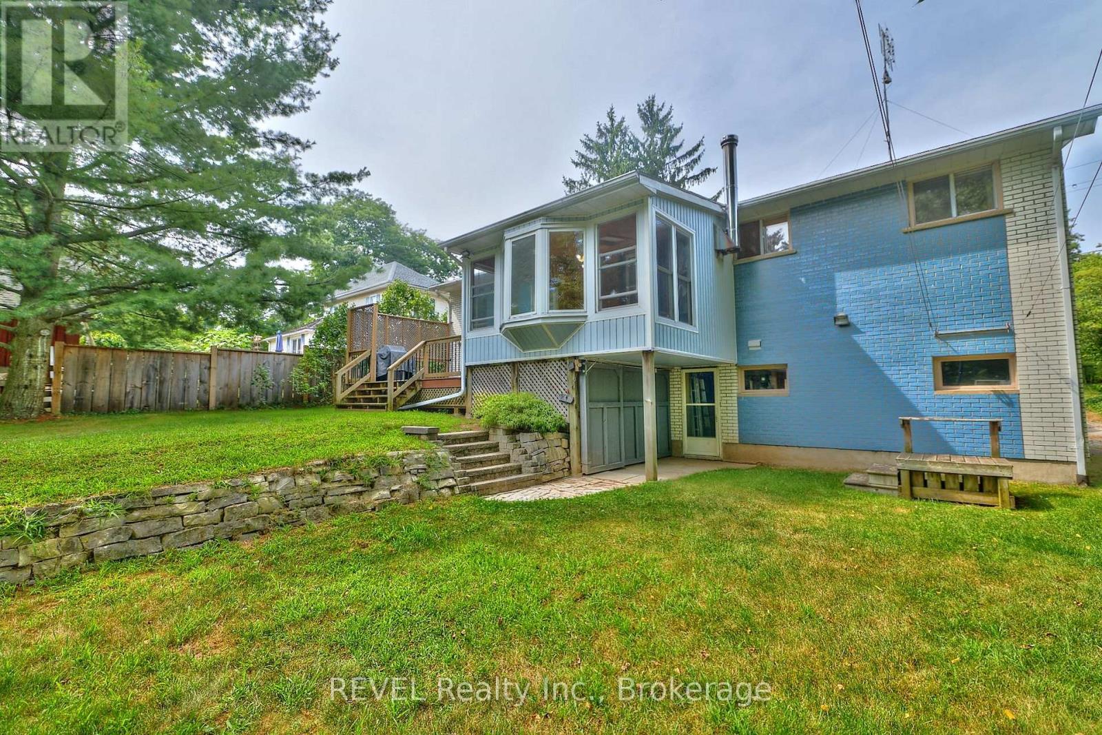 268 Canboro Road, Pelham, Ontario L0S 1M0 - Photo 46 - X12542296