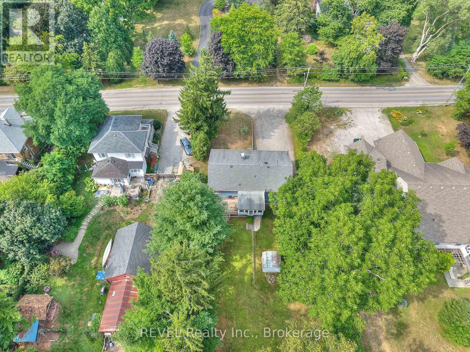 268 Canboro Road, Pelham, Ontario L0S 1M0 - Photo 47 - X12542296