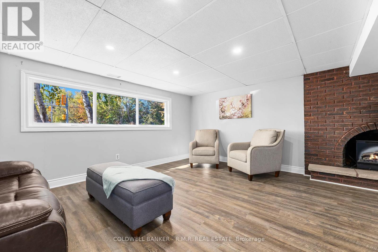 77 Main Street N, Uxbridge, Ontario  L9P 1J7 - Photo 4 - N12449281