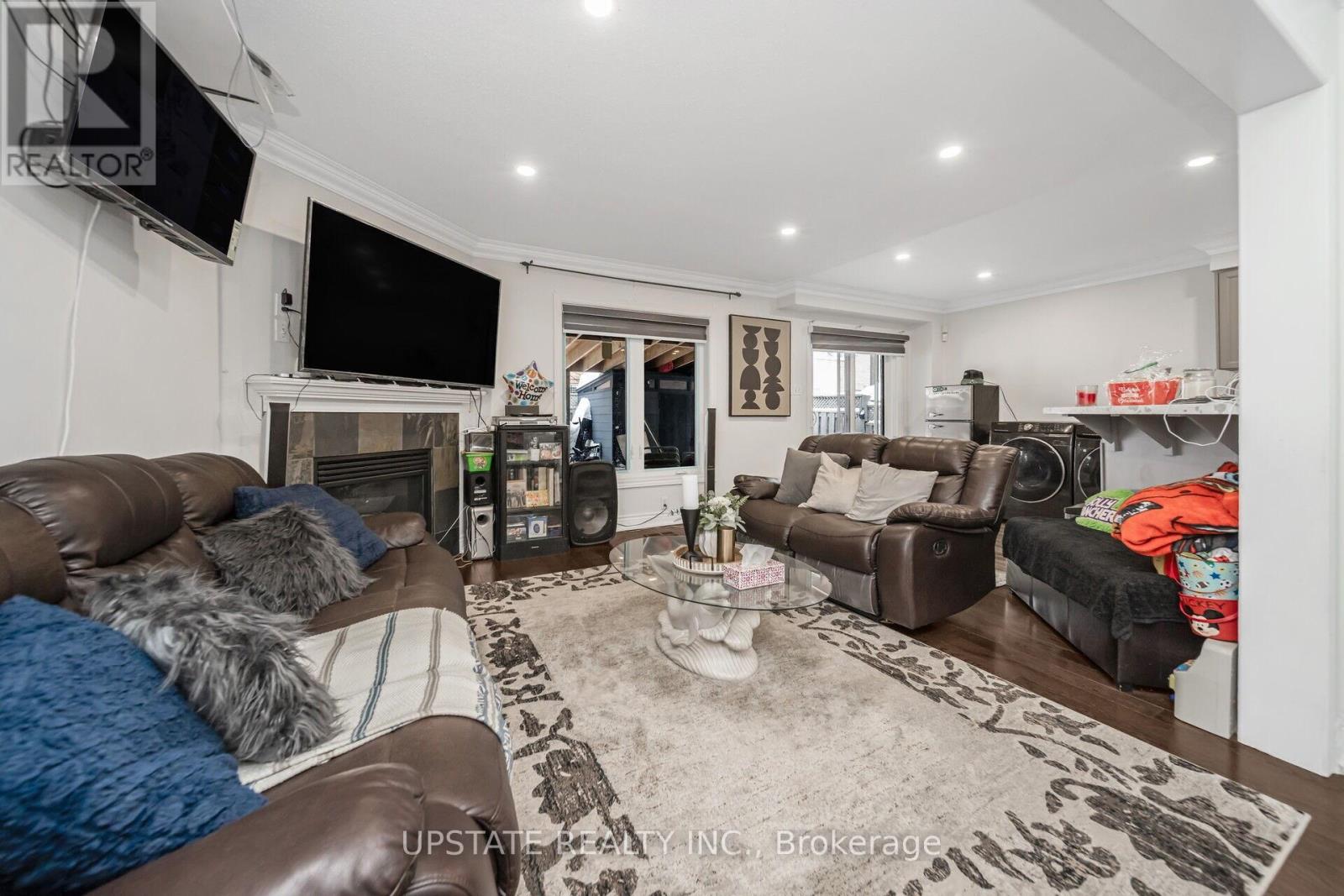 12 Bramfield Street, Brampton, Ontario L7A 2W3 - Photo 14 - W12333574