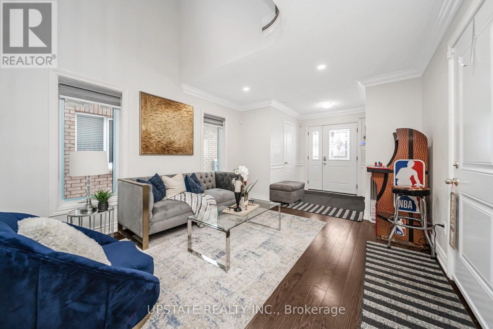 12 Bramfield Street, Brampton, Ontario L7A 2W3 - Photo 8 - W12333574