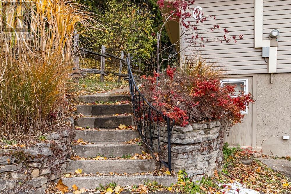 6 Begue Street, Hamilton, Ontario  L9H 2N2 - Photo 2 - X12541986