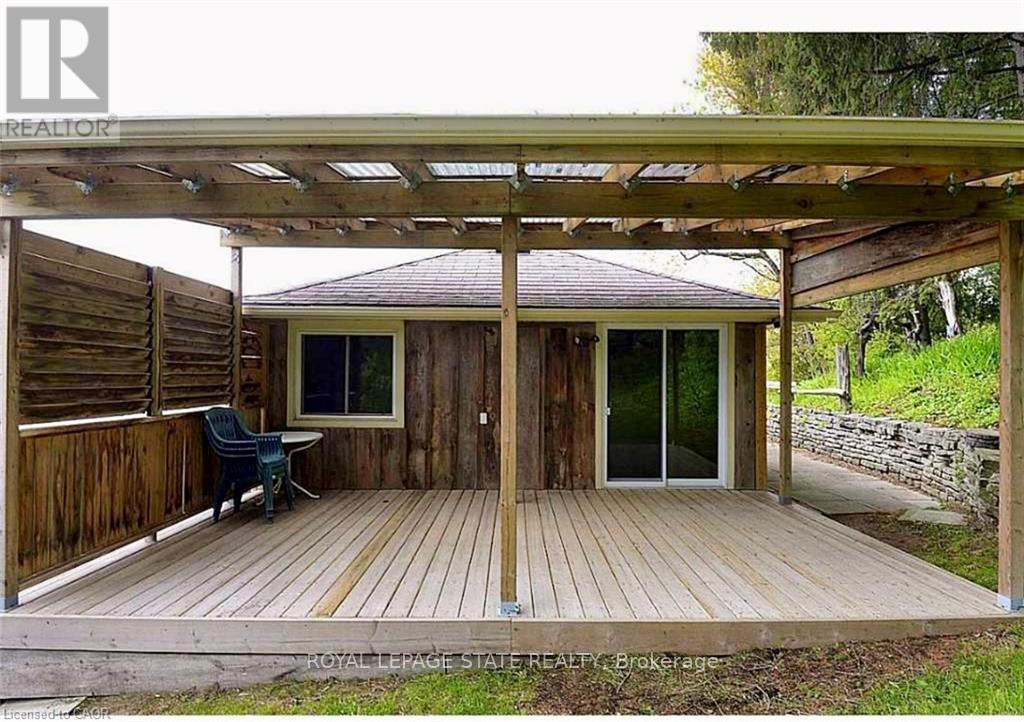 6 Begue Street, Hamilton, Ontario  L9H 2N2 - Photo 25 - X12541986