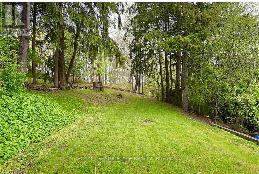 6 Begue Street, Hamilton, Ontario  L9H 2N2 - Photo 5 - X12541986