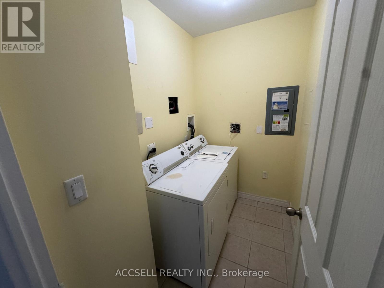 208 - 353 Commissioners Road W, London South, Ontario  N6J 0A3 - Photo 11 - X12542028