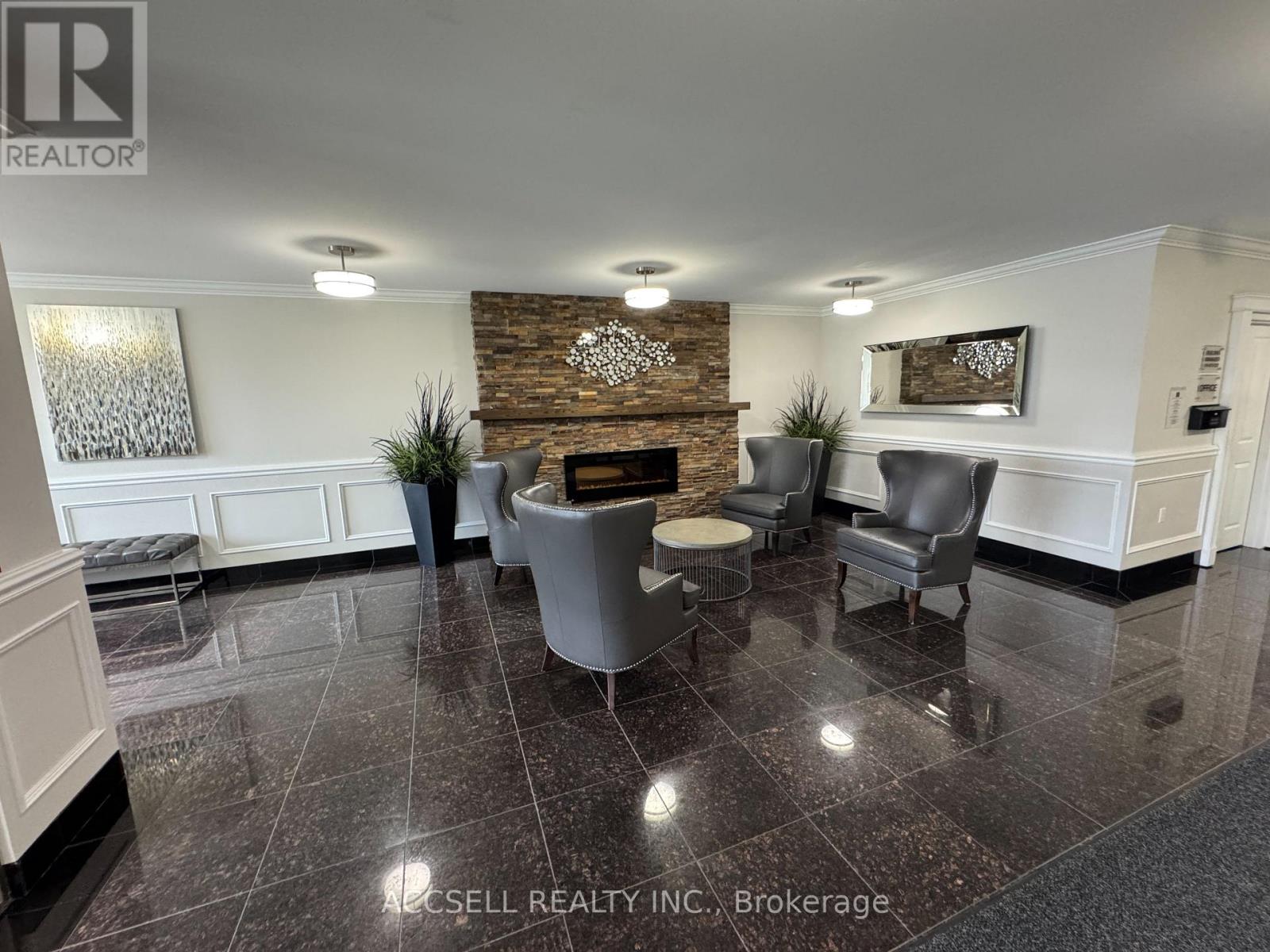 208 - 353 Commissioners Road W, London South, Ontario  N6J 0A3 - Photo 2 - X12542028