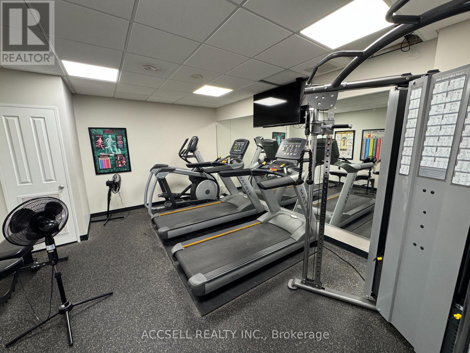 208 - 353 Commissioners Road W, London South, Ontario  N6J 0A3 - Photo 4 - X12542028