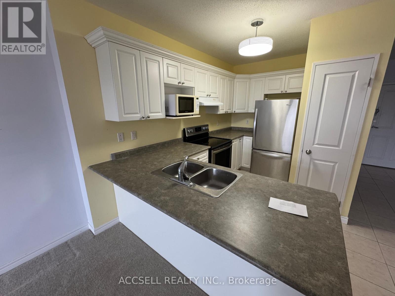 208 - 353 Commissioners Road W, London South, Ontario  N6J 0A3 - Photo 6 - X12542028