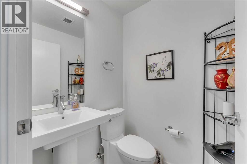 707, 550 Riverfront Avenue Se, Calgary, Alberta  T2G 1E5 - Photo 9 - A2270254