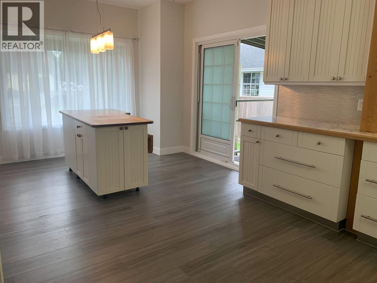 21201 Wicklund Ave, Maple Ridge, British Columbia  V2X 3S1 - Photo 13 - R3067190