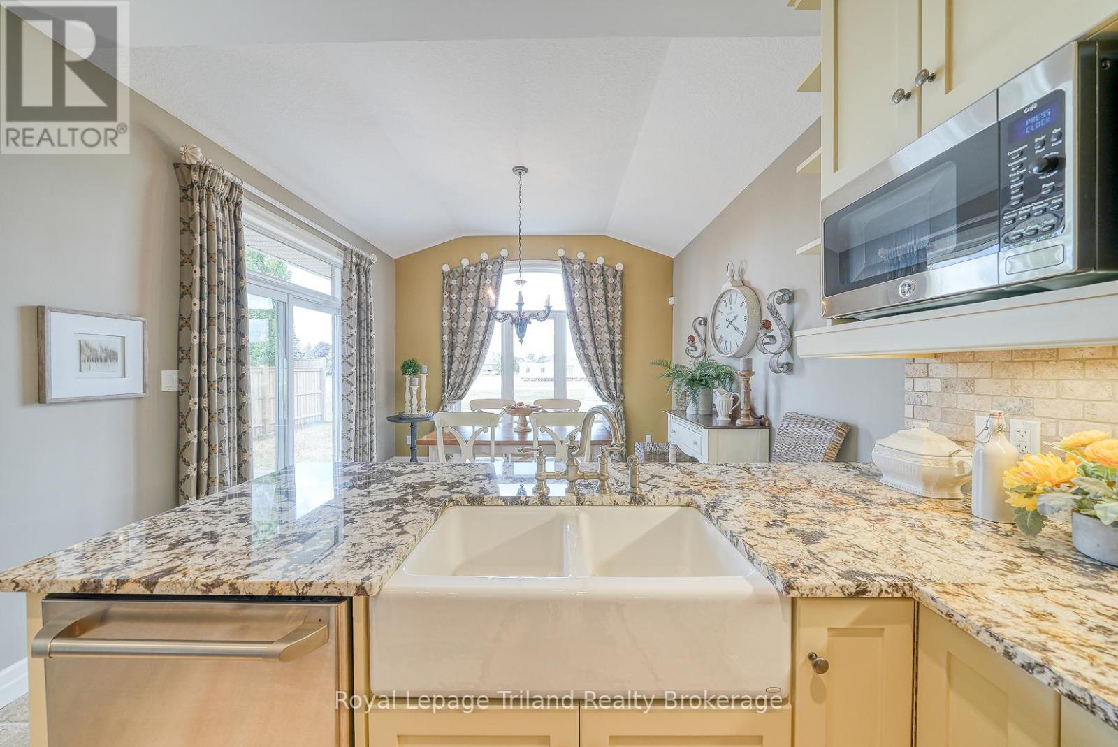 1142 Caen Avenue, Woodstock, Ontario N4T 0G3 - Photo 21 - X12532960