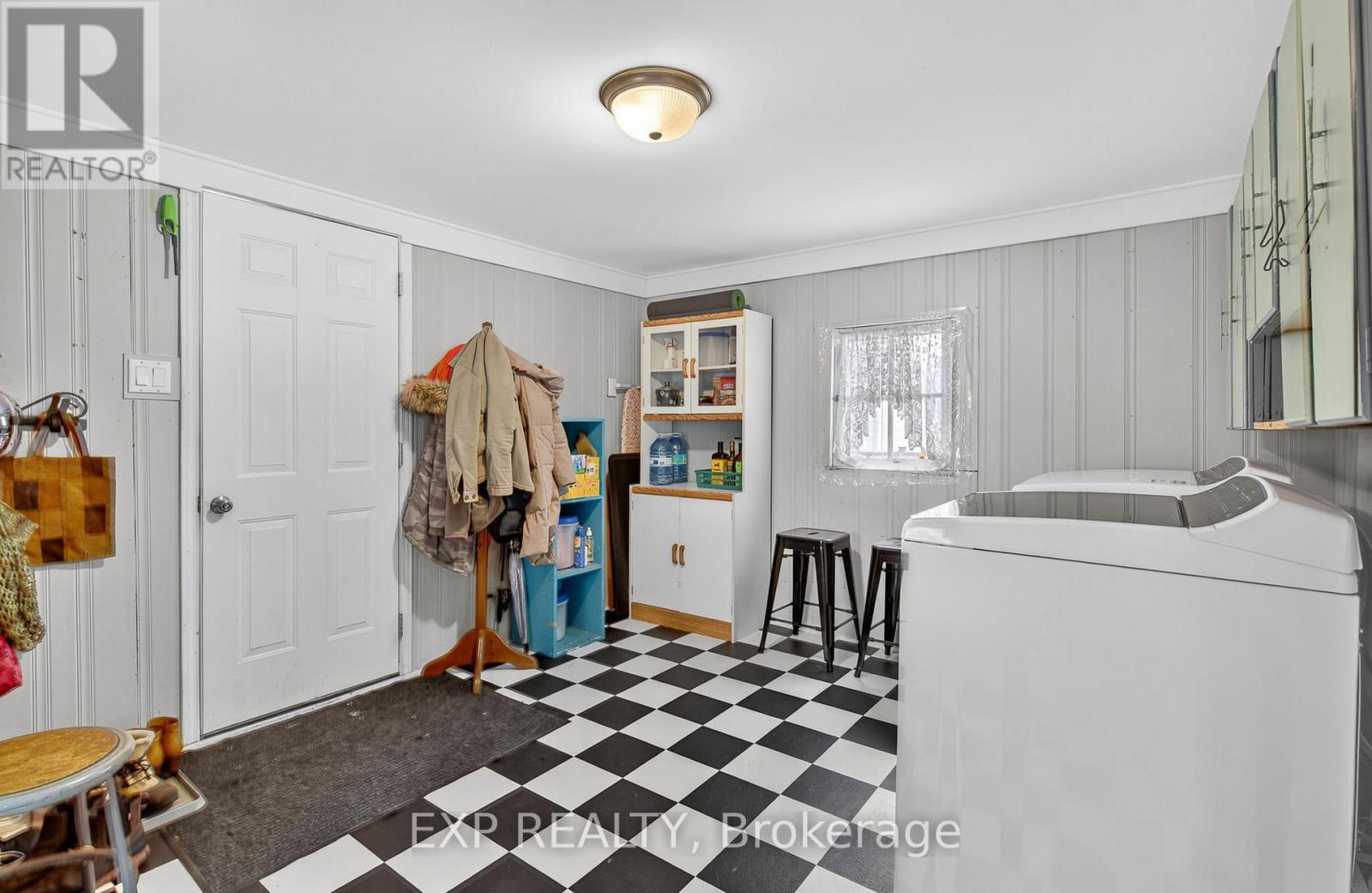 372 Main Street, Prince Edward County, Ontario K0K 3L0 - Photo 19 - X12538820