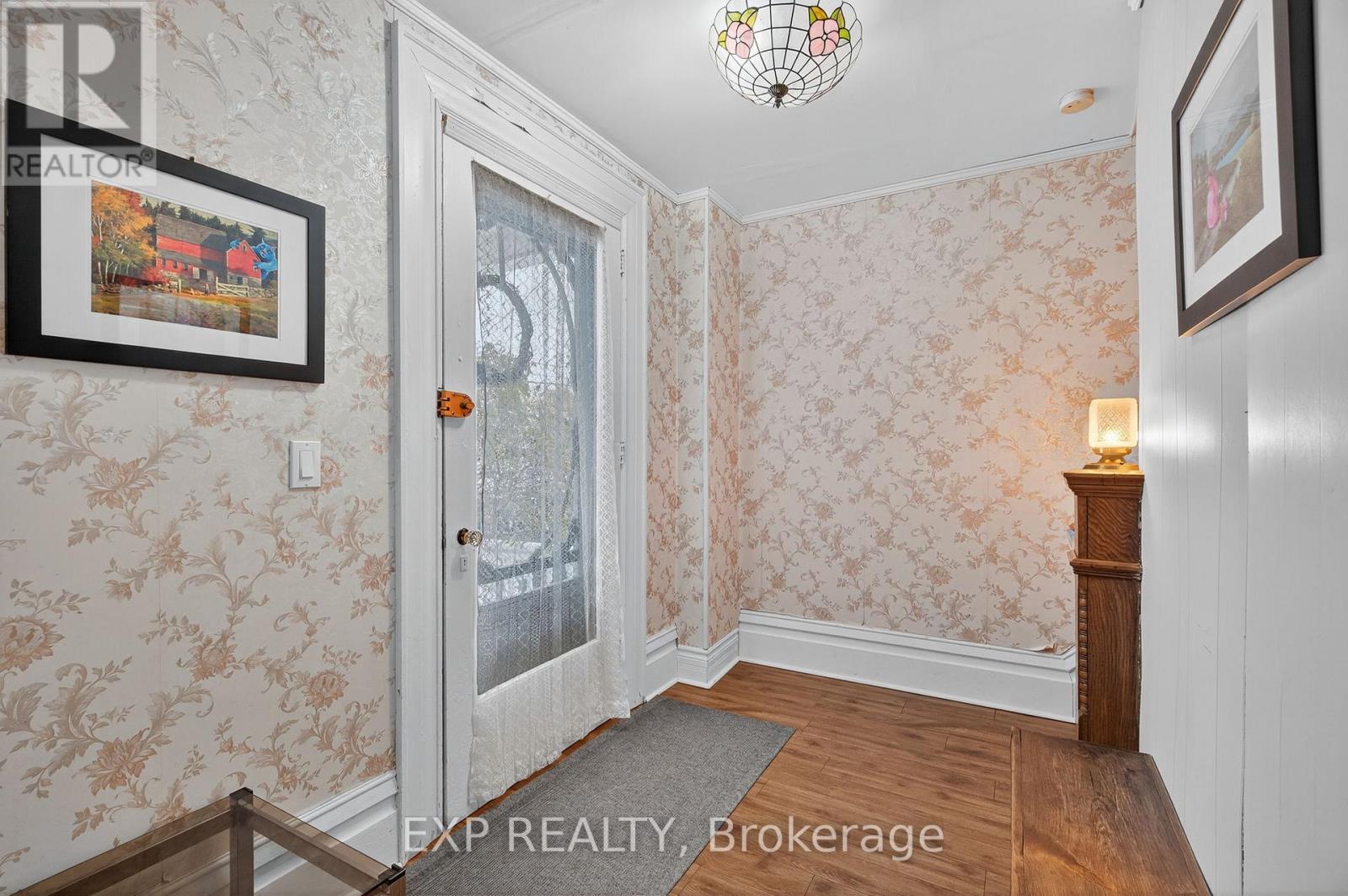 372 Main Street, Prince Edward County, Ontario K0K 3L0 - Photo 6 - X12538820