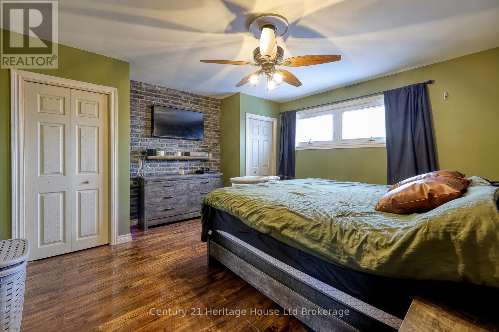 1037 Warwick Street, Woodstock, Ontario N4S 4S3 - Photo 16 - X12542248