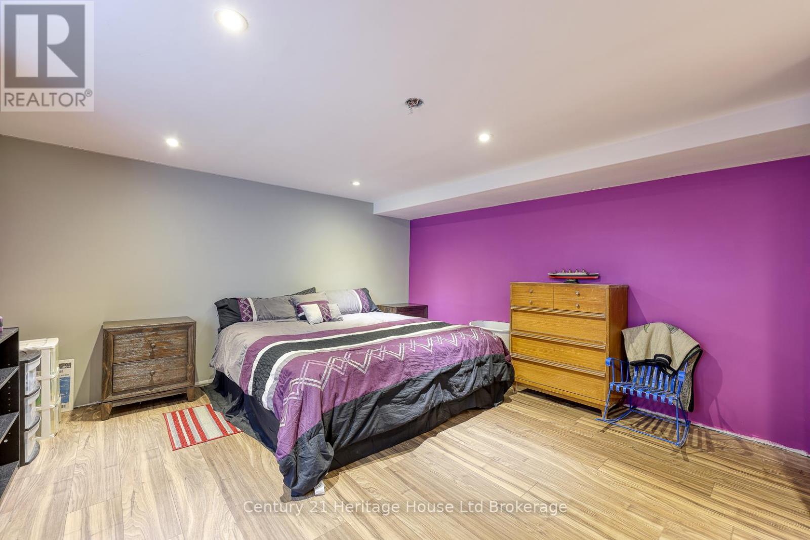 1037 Warwick Street, Woodstock, Ontario N4S 4S3 - Photo 25 - X12542248