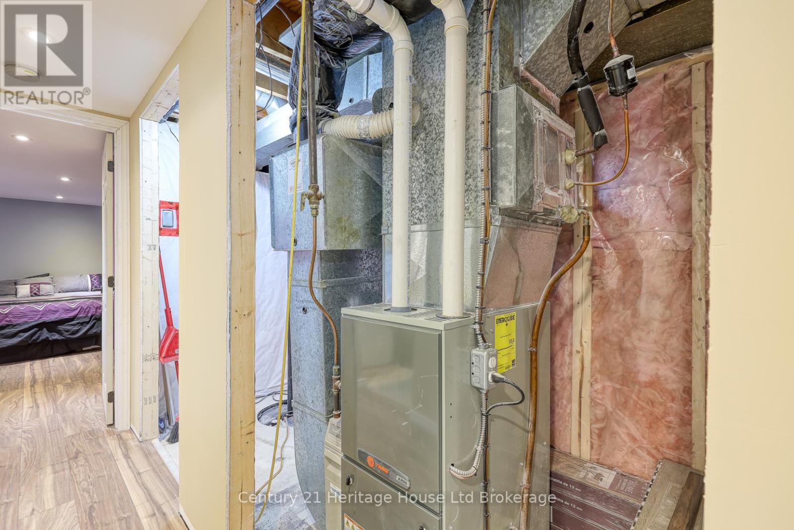 1037 Warwick Street, Woodstock, Ontario N4S 4S3 - Photo 27 - X12542248