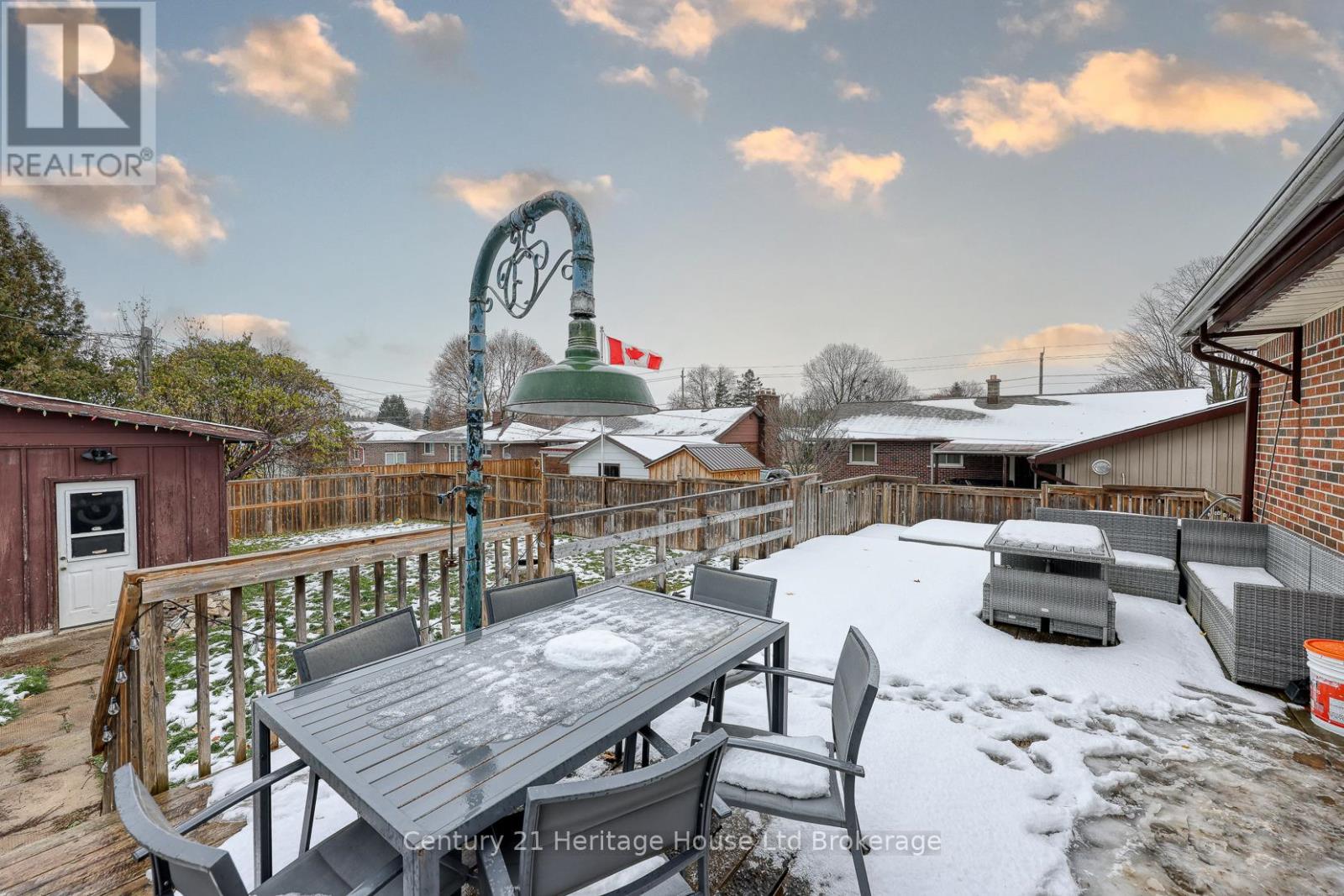 1037 Warwick Street, Woodstock, Ontario N4S 4S3 - Photo 30 - X12542248