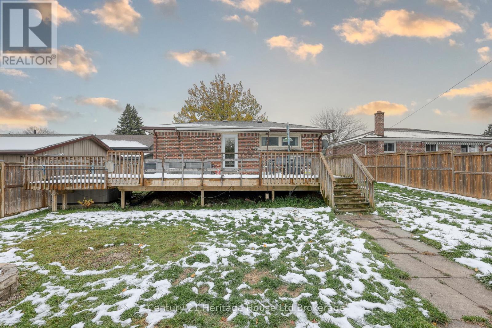 1037 Warwick Street, Woodstock, Ontario N4S 4S3 - Photo 33 - X12542248