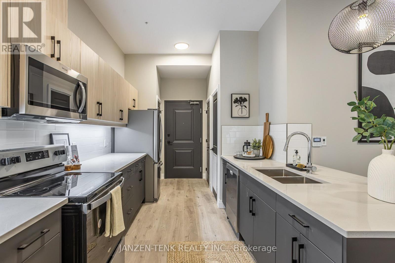 104 - 1150 Fanshawe Park Road E, London North, Ontario  N5X 3Z8 - Photo 2 - X12279786