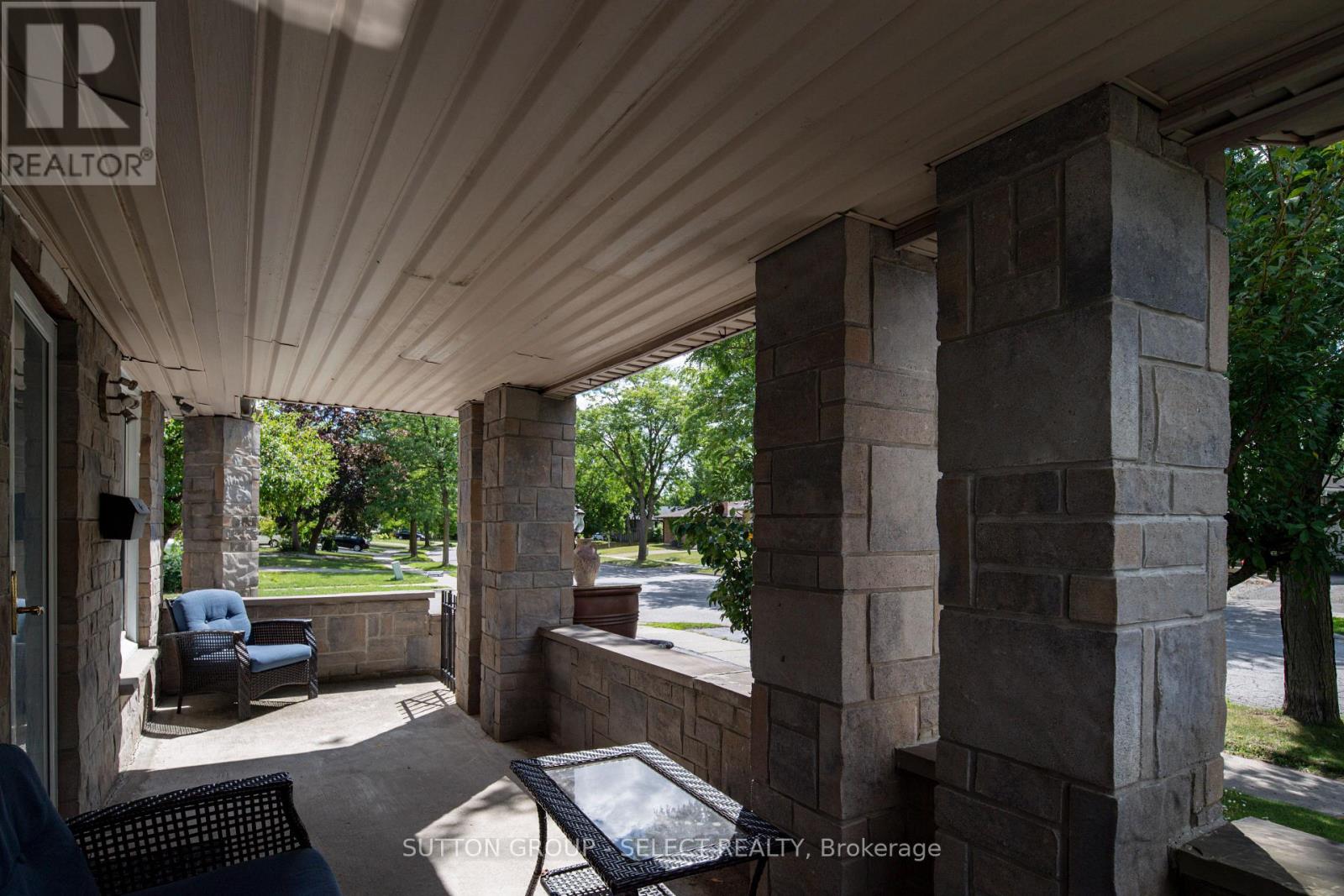 1192 Jalna Boulevard, London South, Ontario  N6E 2A9 - Photo 3 - X12364822