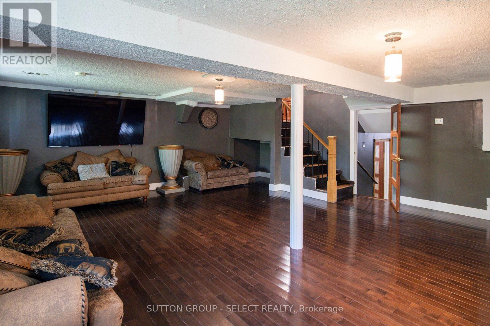 1192 Jalna Boulevard, London South, Ontario  N6E 2A9 - Photo 12 - X12364822