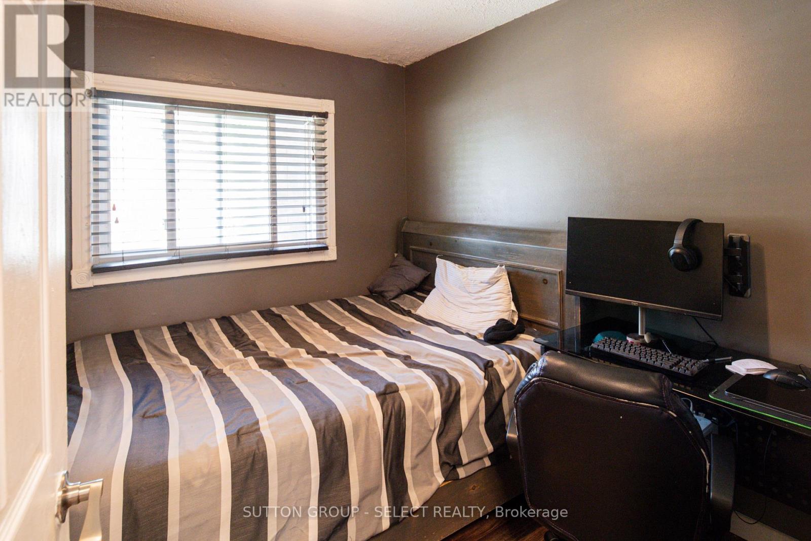 1192 Jalna Boulevard, London South, Ontario  N6E 2A9 - Photo 7 - X12364822