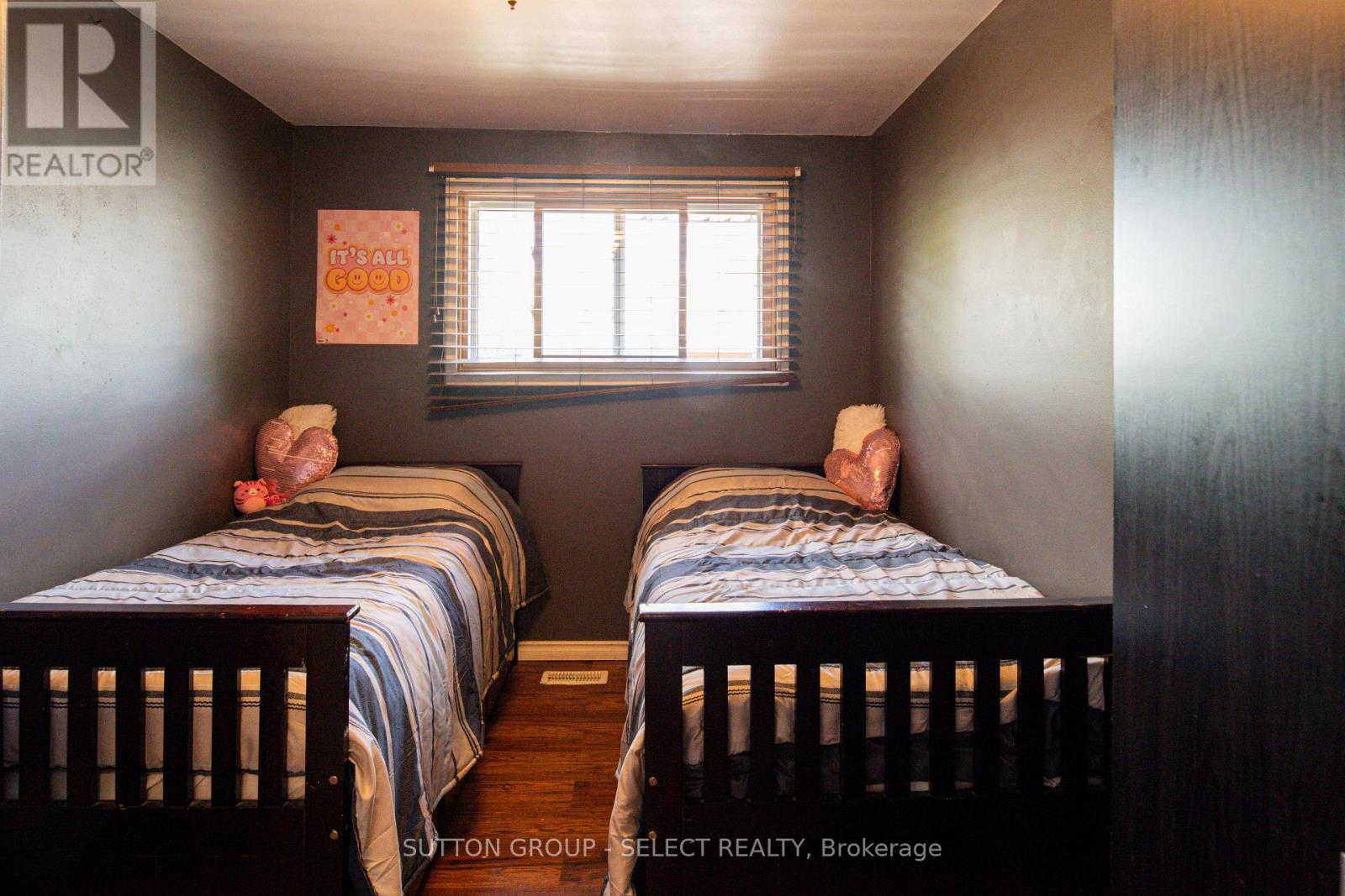 1192 Jalna Boulevard, London South, Ontario  N6E 2A9 - Photo 8 - X12364822