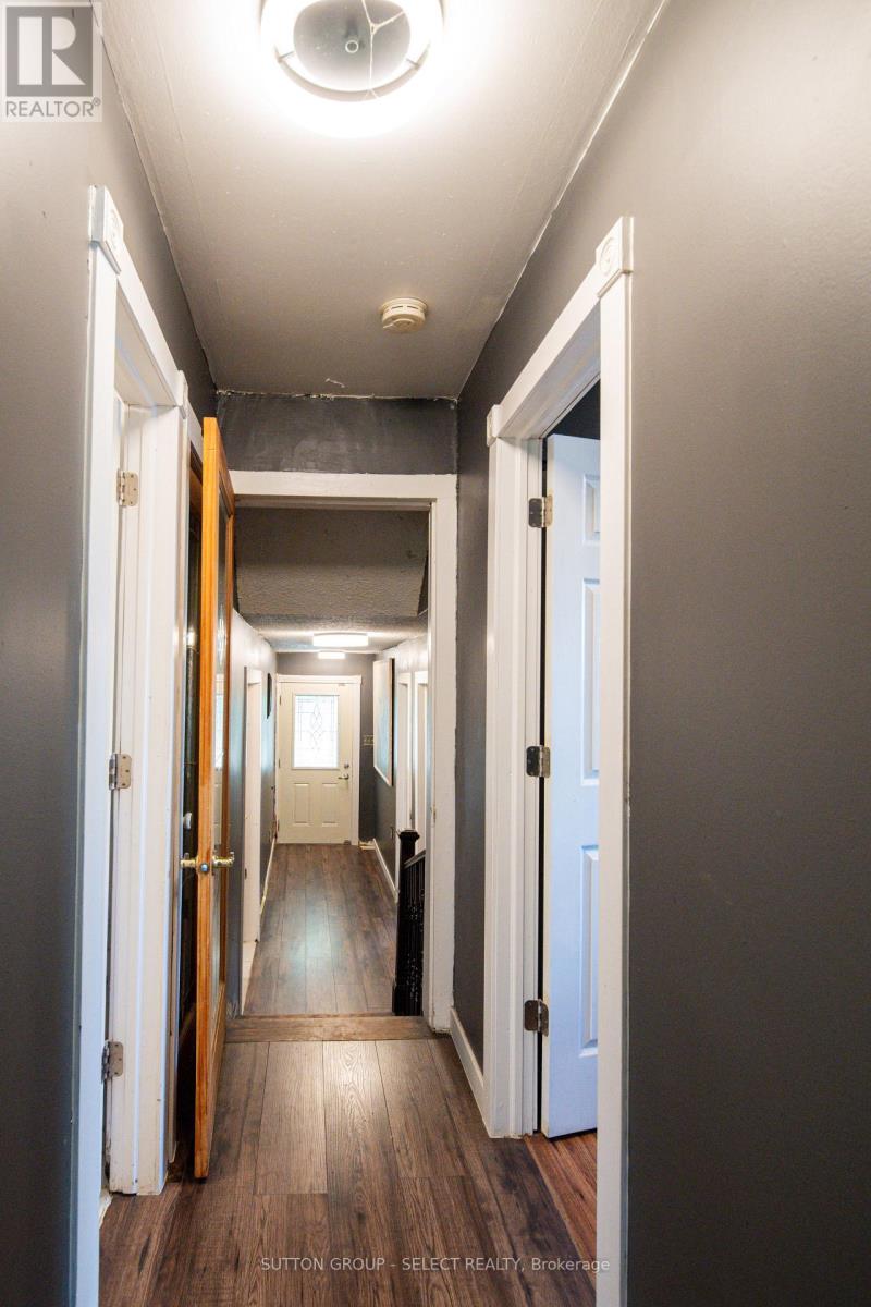 1192 Jalna Boulevard, London South, Ontario  N6E 2A9 - Photo 9 - X12364822