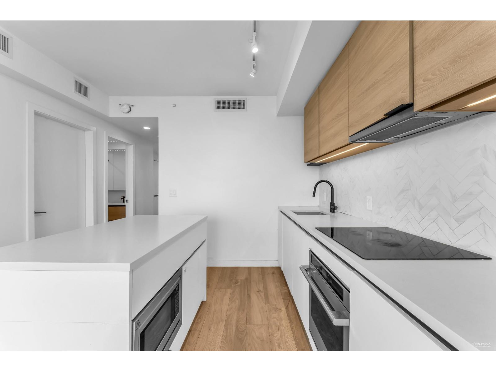 2001 10448 University Drive, Surrey, British Columbia  V3T 0S7 - Photo 9 - R3067144