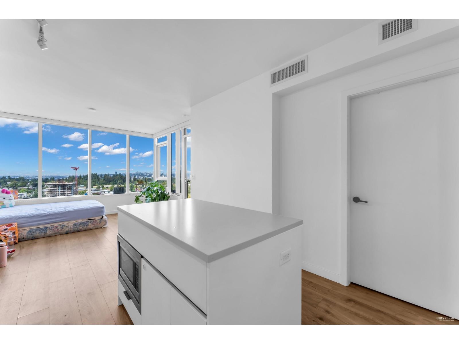 2001 10448 University Drive, Surrey, British Columbia  V3T 0S7 - Photo 6 - R3067144