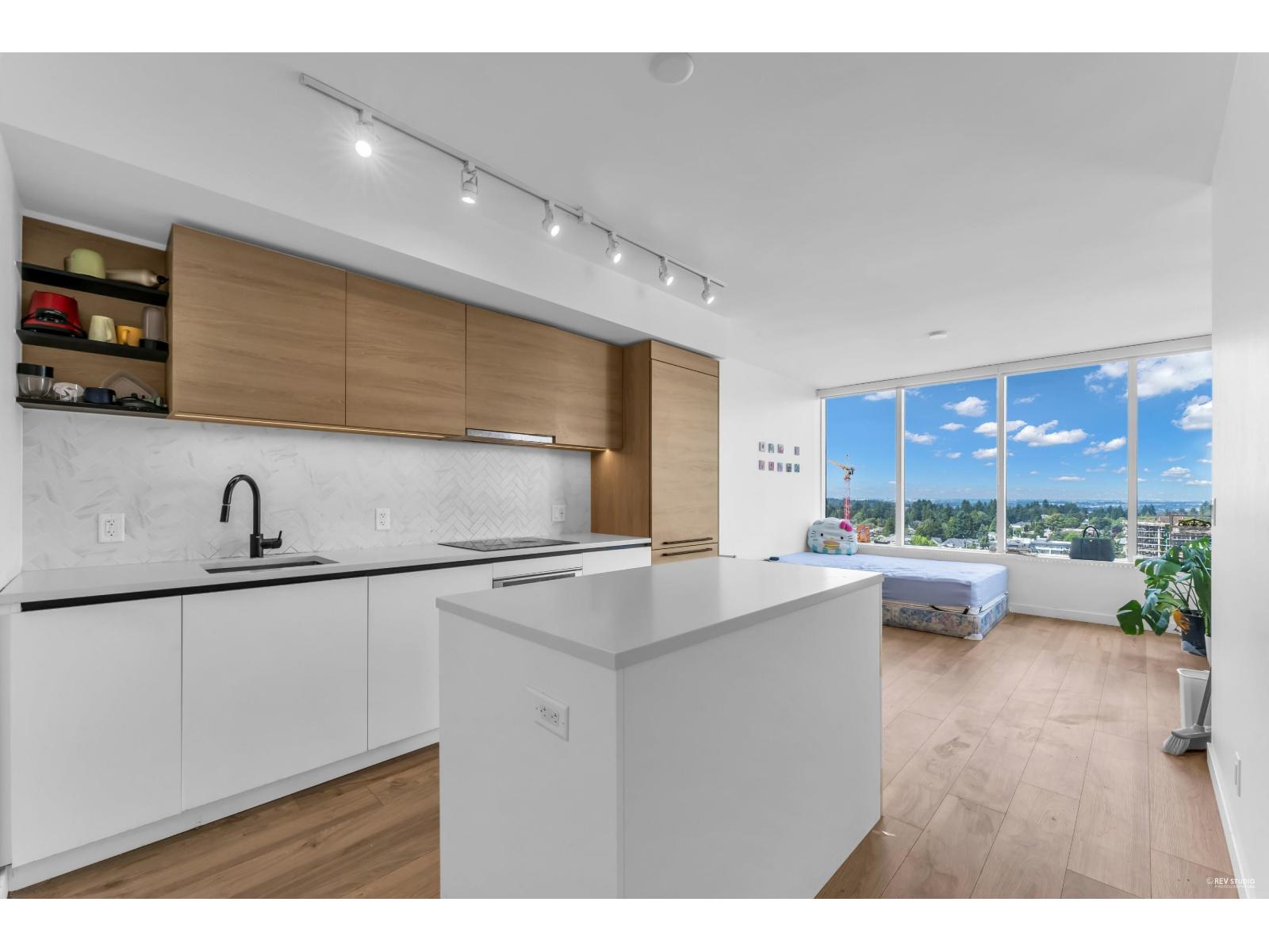 2001 10448 University Drive, Surrey, British Columbia  V3T 0S7 - Photo 5 - R3067144