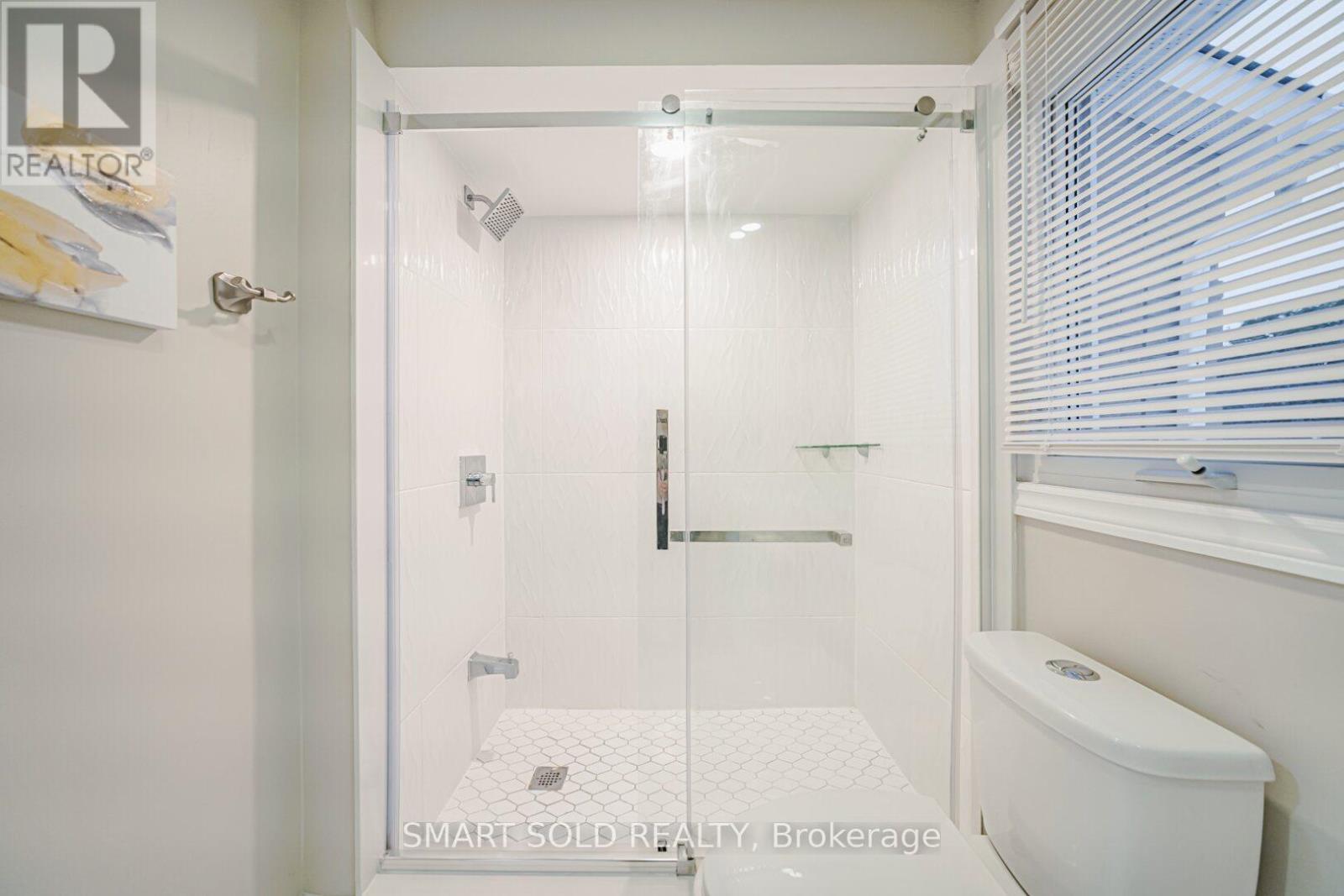 60 Steepleview Crescent, Richmond Hill, Ontario  L4C 9R3 - Photo 37 - N12535584