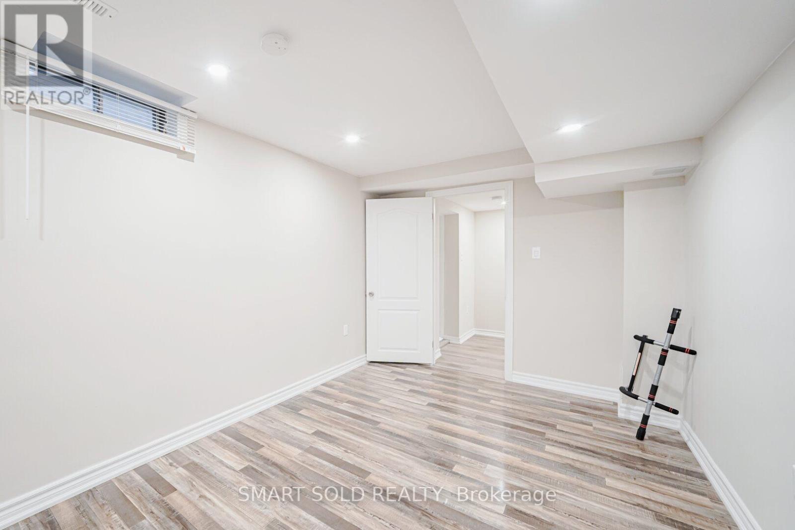 60 Steepleview Crescent, Richmond Hill, Ontario  L4C 9R3 - Photo 40 - N12535584