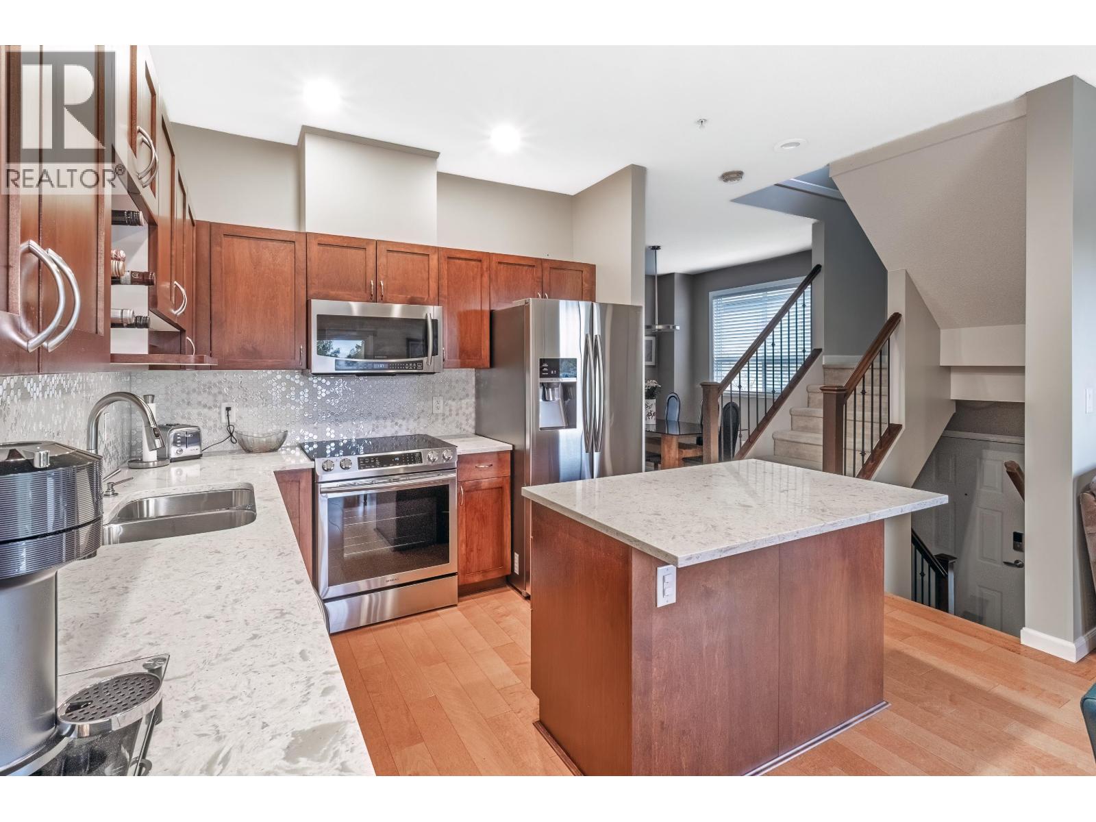 24 3127 Skeena Street, Port Coquitlam, British Columbia  V3B 8G5 - Photo 2 - R3057072