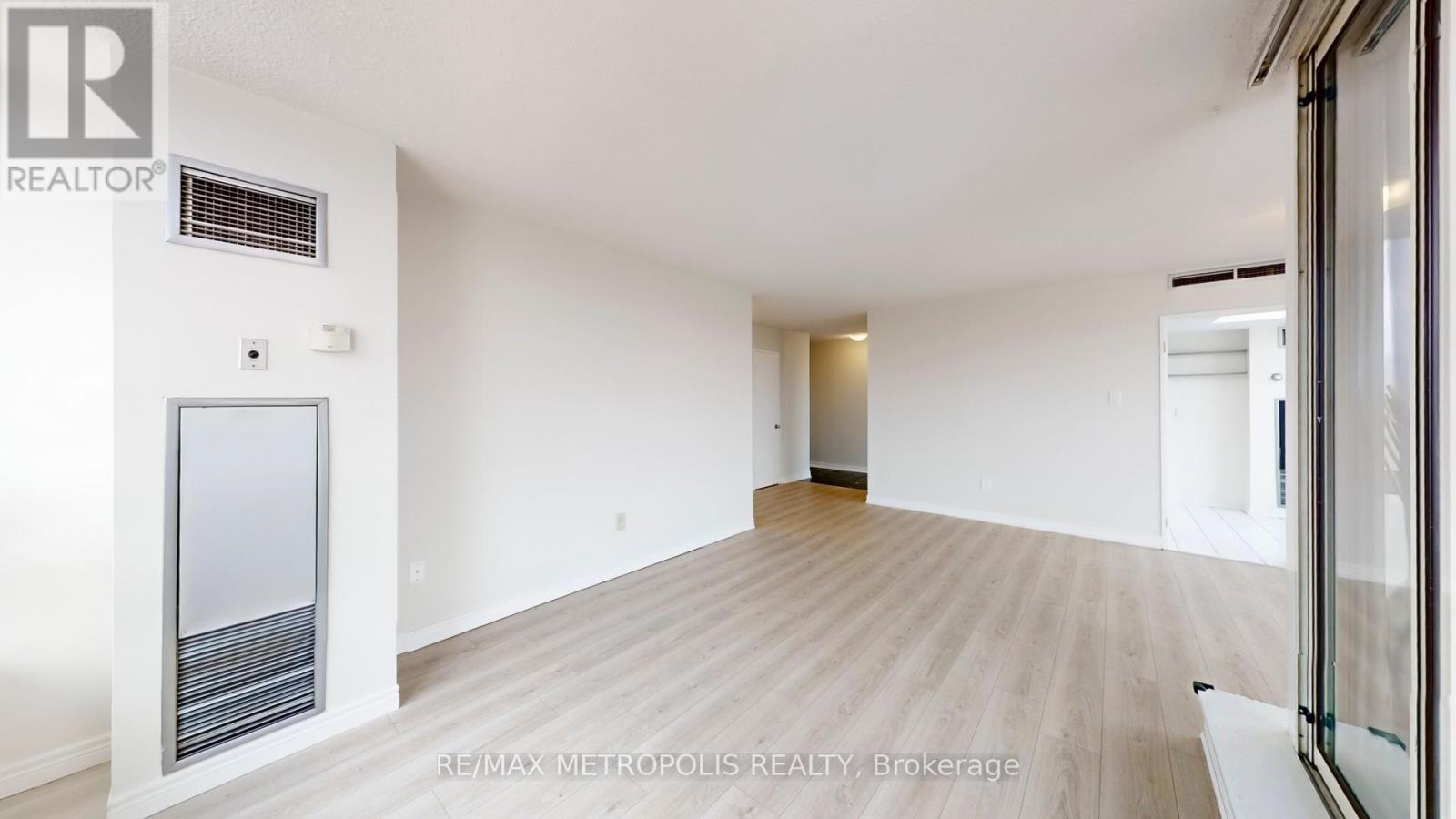 1512 - 75 King Street E, Mississauga, Ontario L5A 4G5 - Photo 10 - W12453048