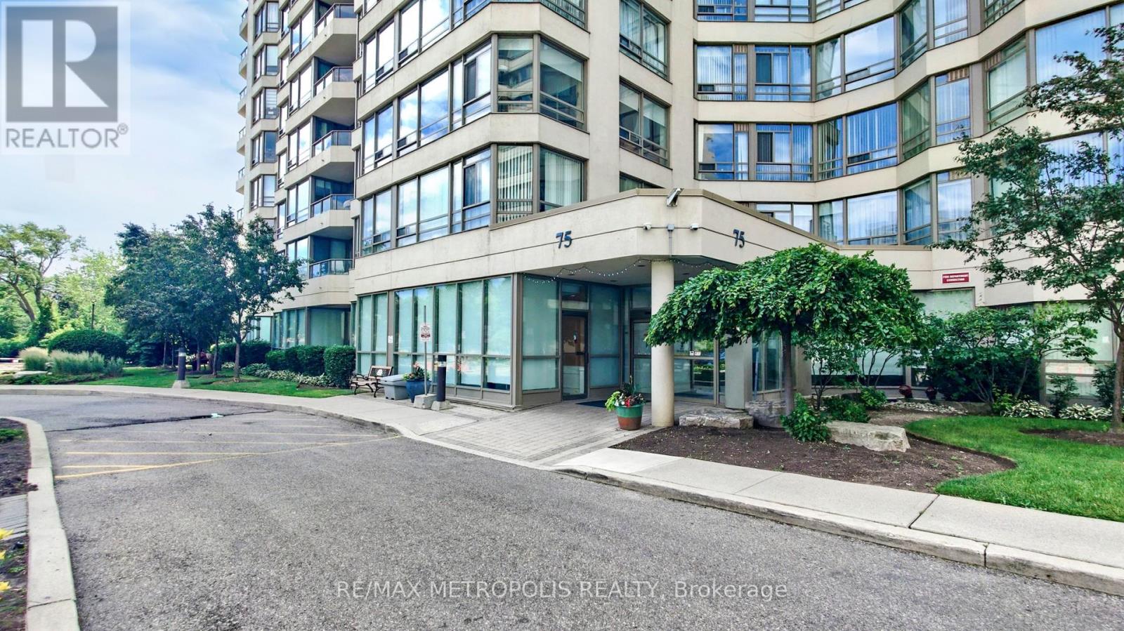 1709 - 75 King Street E, Mississauga, Ontario L5A 4G5 - Photo 4 - W12453039