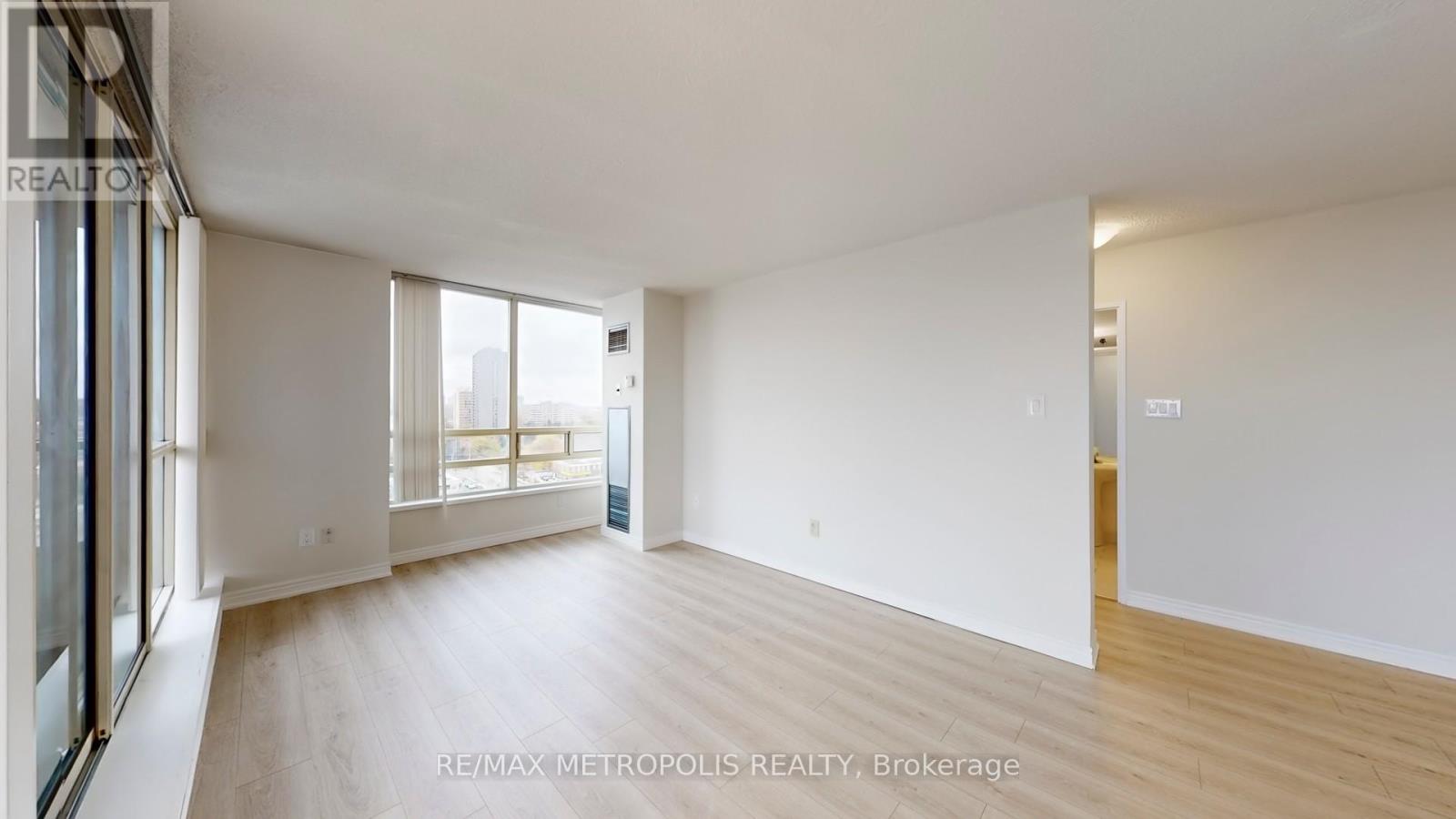 1512 - 75 King Street E, Mississauga, Ontario L5A 4G5 - Photo 8 - W12453048