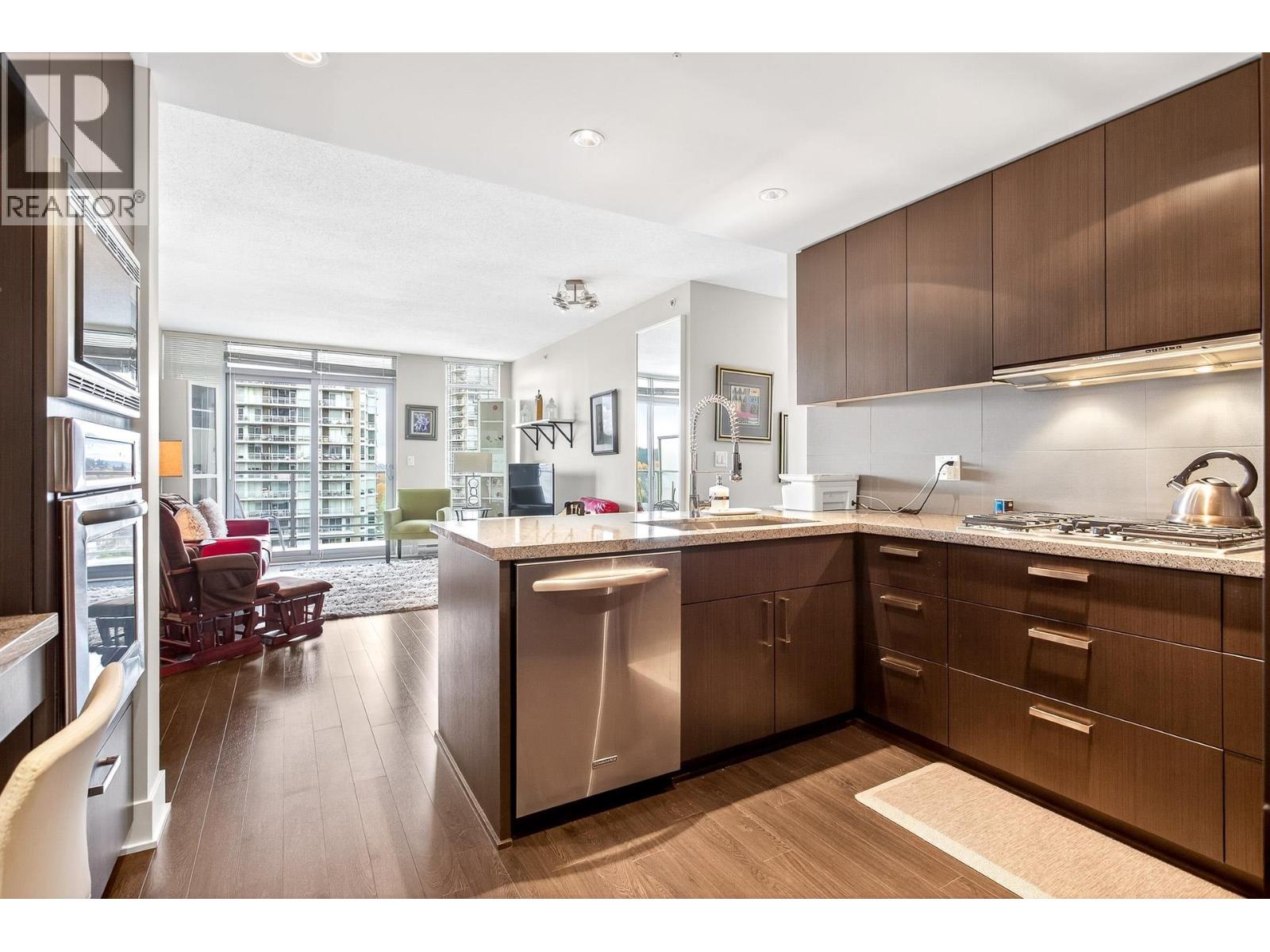 2003 1155 The High Street, Coquitlam, British Columbia  V3B 7W4 - Photo 6 - R3066753