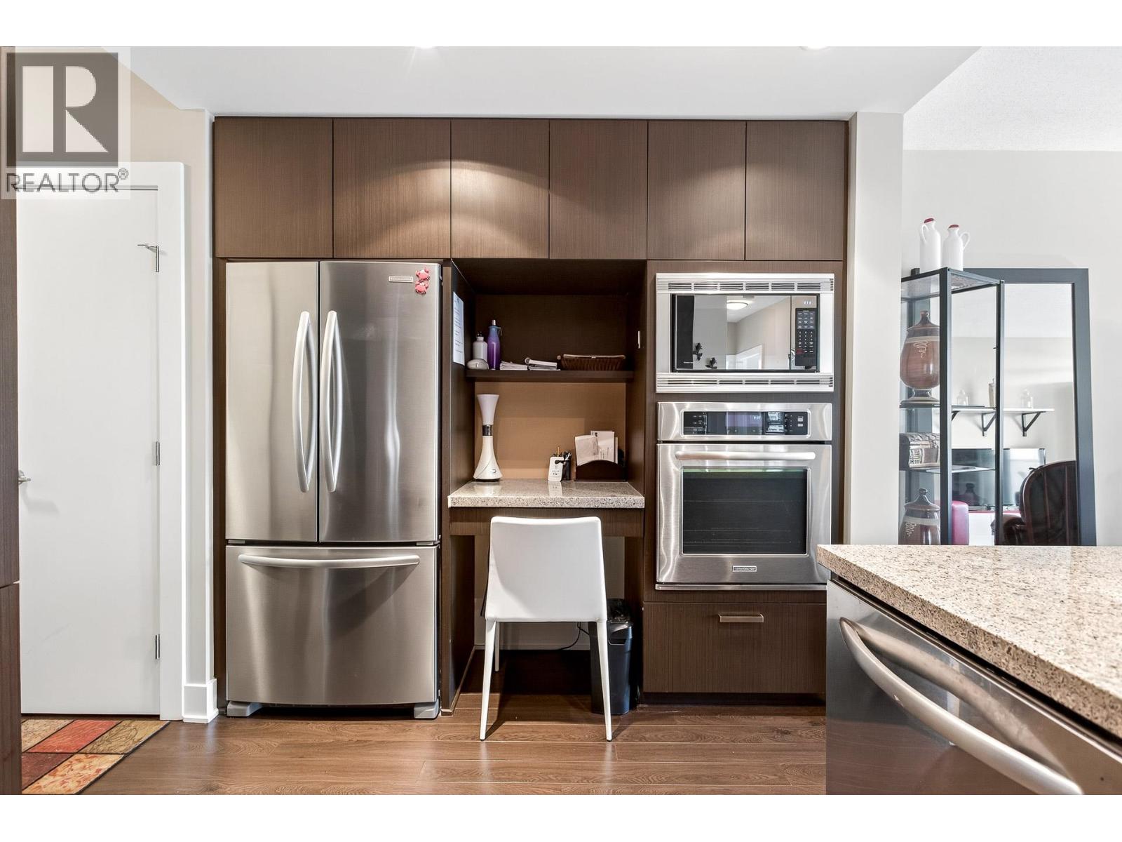 2003 1155 The High Street, Coquitlam, British Columbia  V3B 7W4 - Photo 9 - R3066753