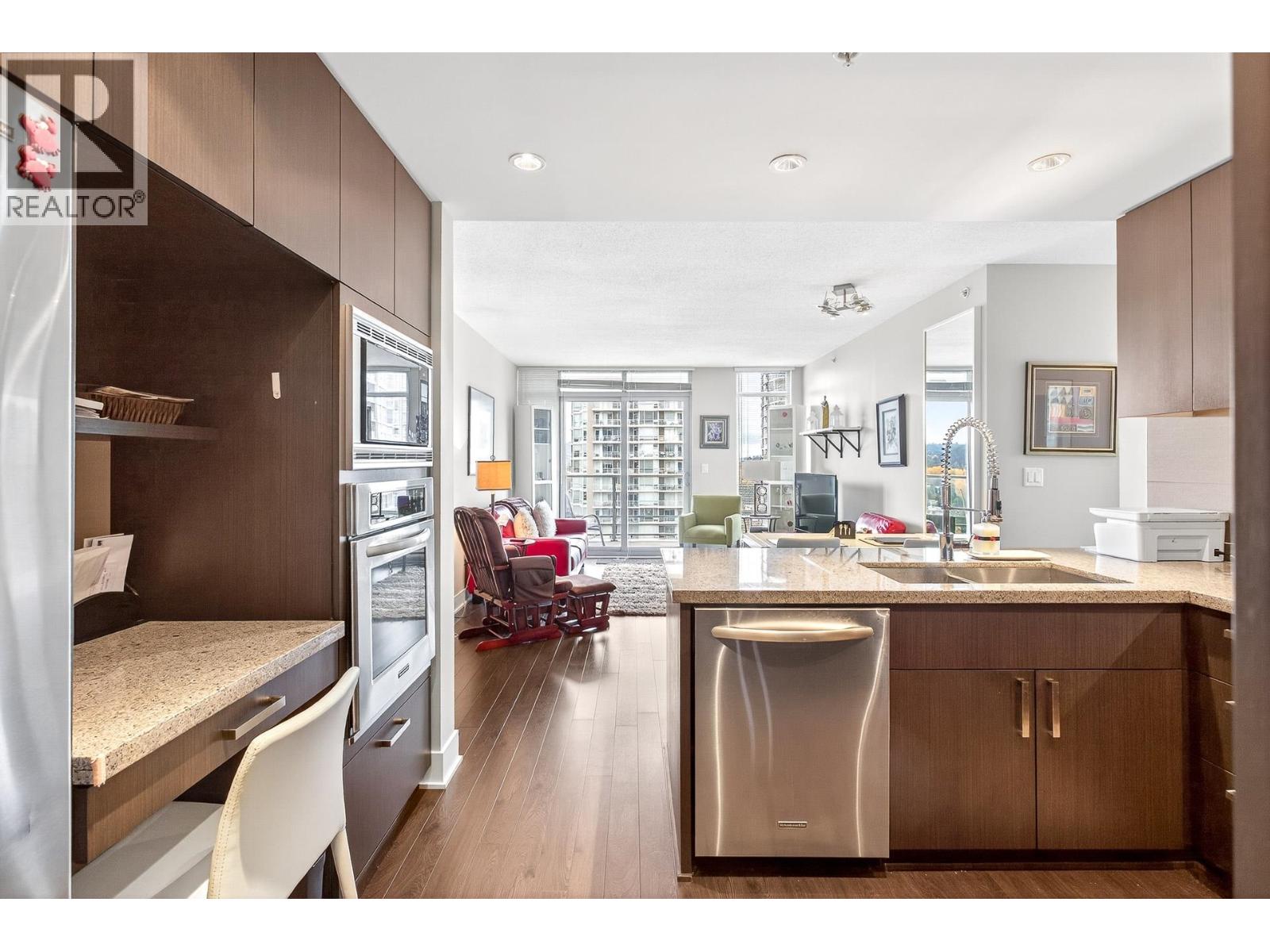 2003 1155 The High Street, Coquitlam, British Columbia  V3B 7W4 - Photo 5 - R3066753