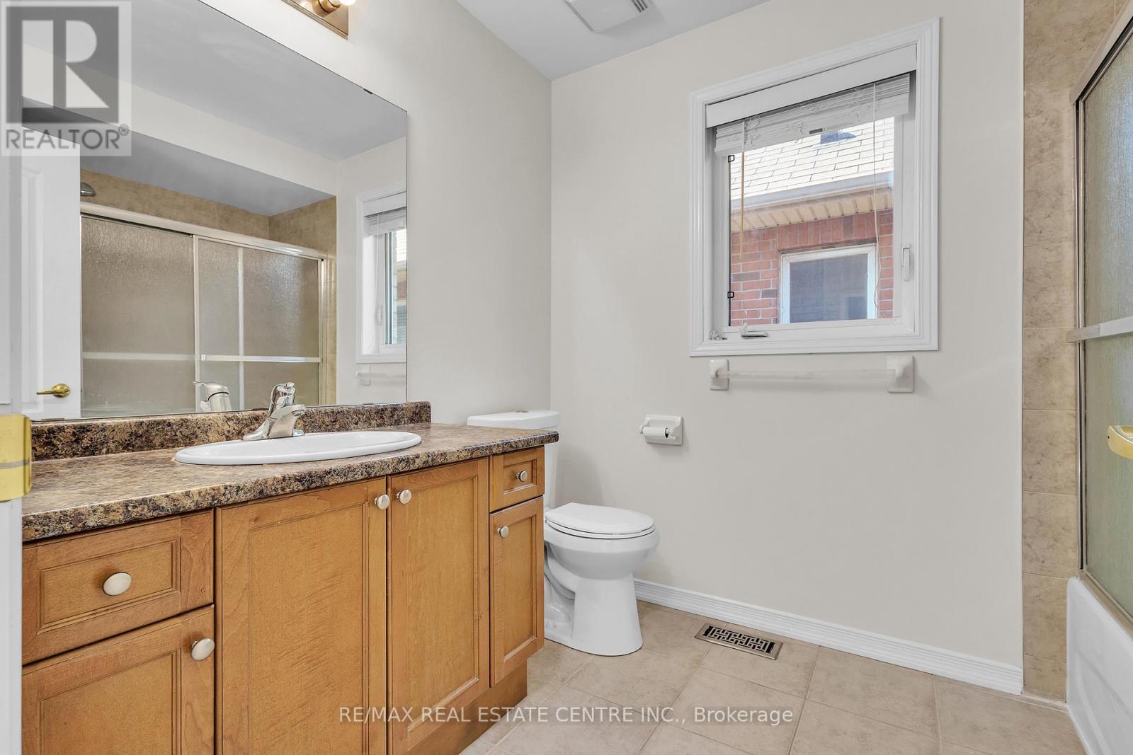 86 Glendarling Crescent, Hamilton, Ontario L8E 0B1 - Photo 25 - X12476975