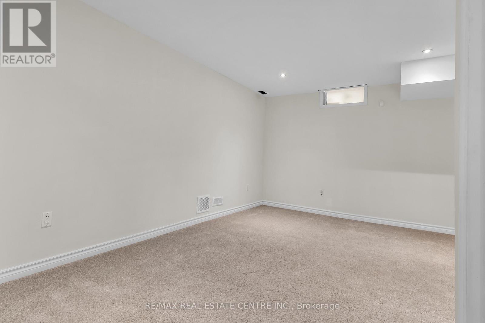 86 Glendarling Crescent, Hamilton, Ontario L8E 0B1 - Photo 29 - X12476975