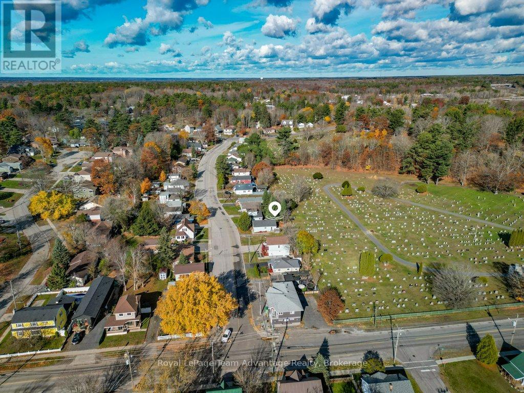 9 Hillcrest Avenue, Parry Sound, Ontario  P2A 1L5 - Photo 29 - X12518426