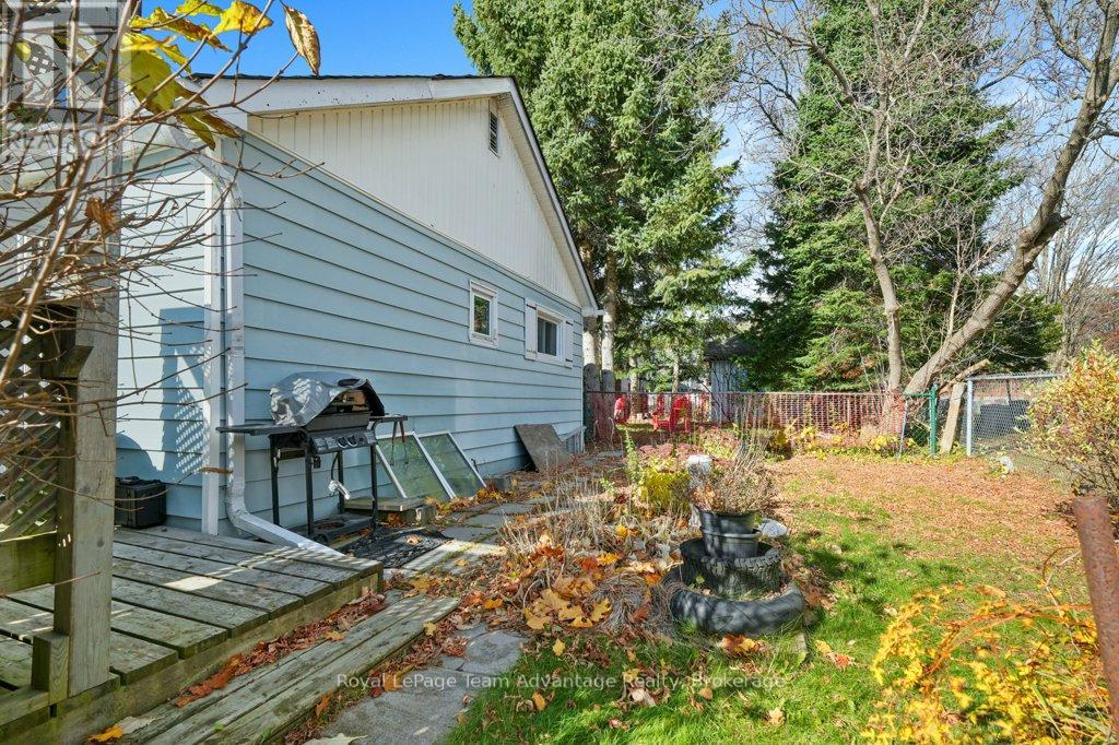 9 Hillcrest Avenue, Parry Sound, Ontario  P2A 1L5 - Photo 23 - X12518426