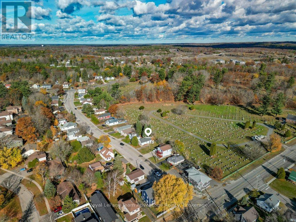 9 Hillcrest Avenue, Parry Sound, Ontario  P2A 1L5 - Photo 34 - X12518426