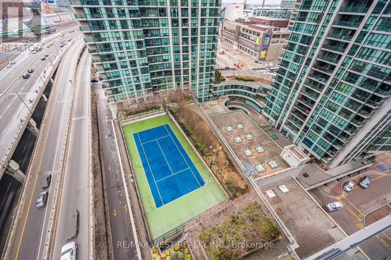 1605 - 18 Harbour Street N, Toronto, Ontario  M5J 2Z6 - Photo 15 - C12542252
