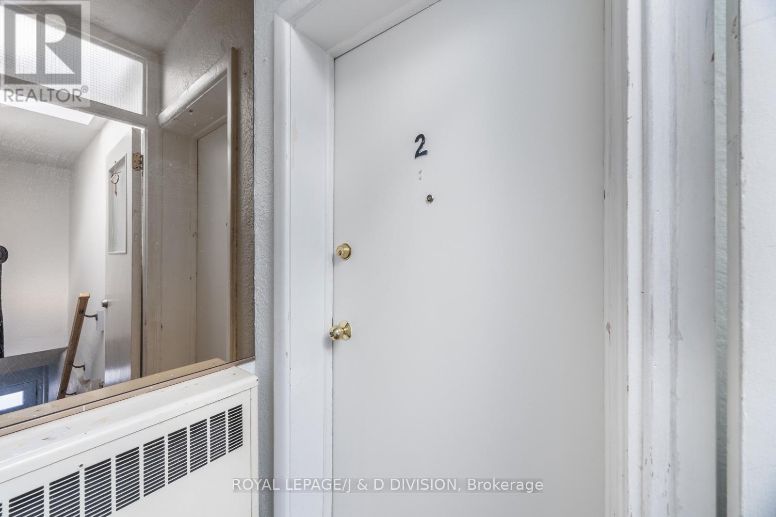 2 - 351 Melrose Avenue, Toronto, Ontario  M5M 3Y8 - Photo 15 - C12542292