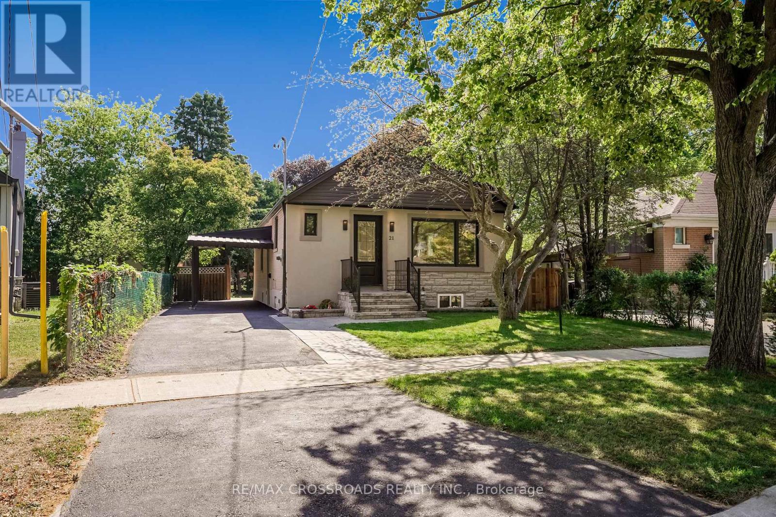 21 KARNWOOD DRIVE, Toronto, Ontario