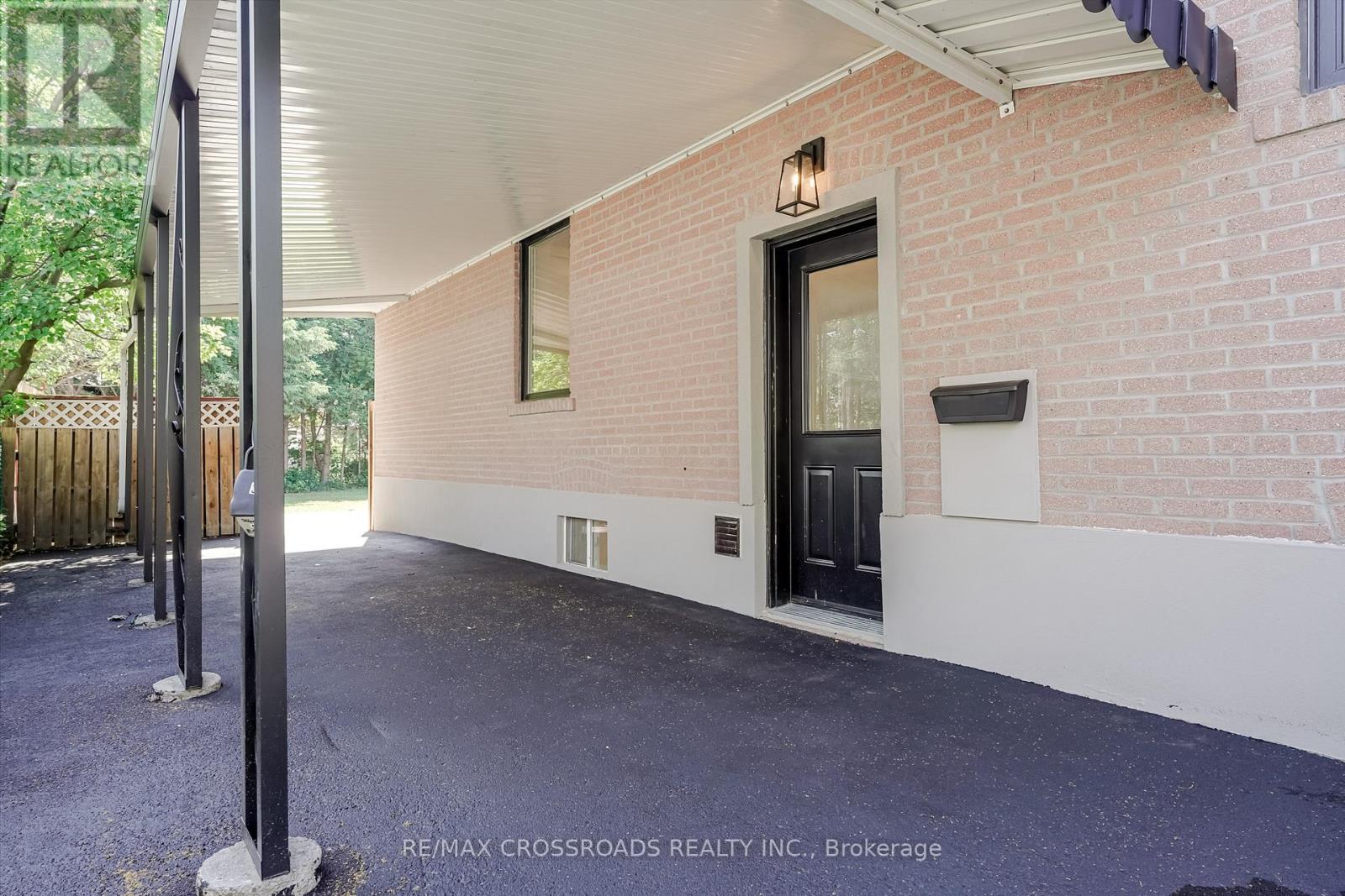 21 Karnwood Drive, Toronto, Ontario  M1L 2Z4 - Photo 2 - E12542192